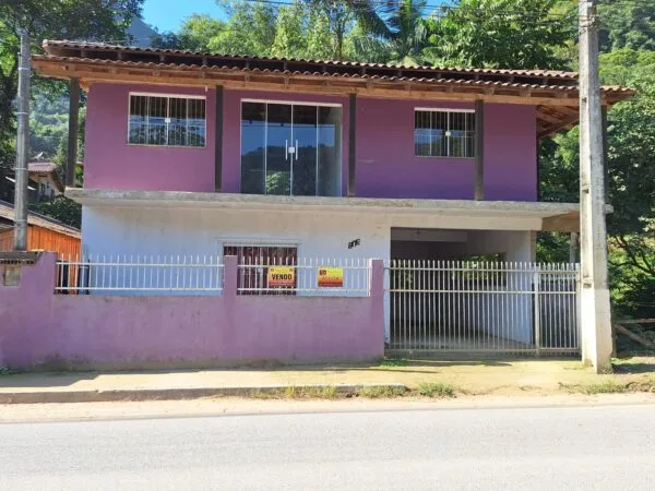 VENDE-SE CASA DE ALVENARIA